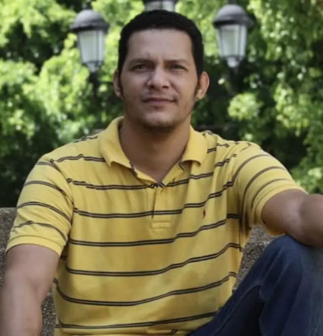 Lic. Estuardo Arias Risk